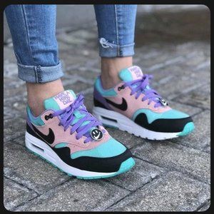Girls Nike Air Max 1